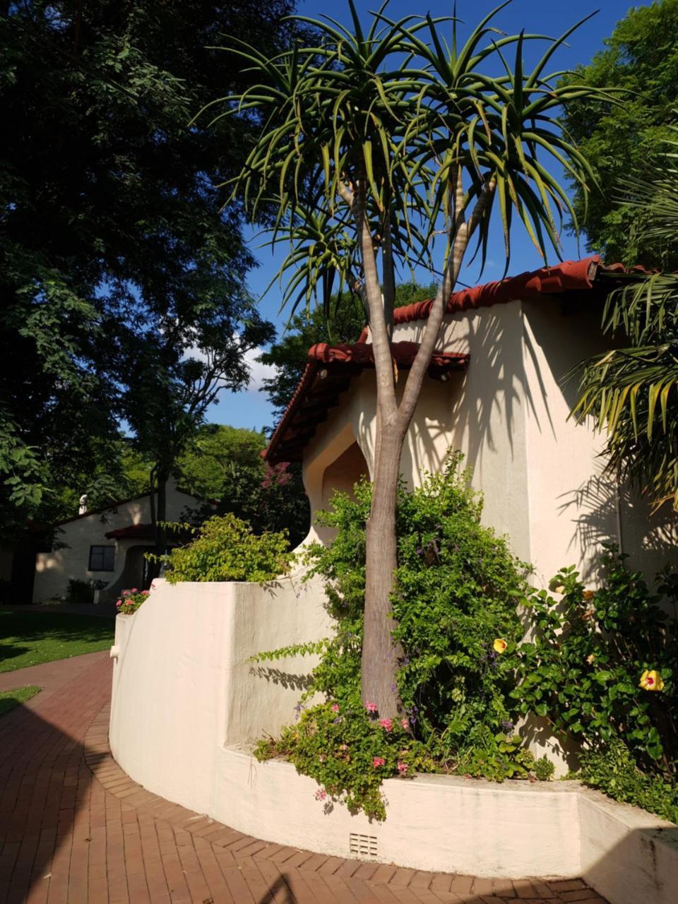 Villa Botanica Guest House มิดแรนด์ ภายนอก รูปภาพ